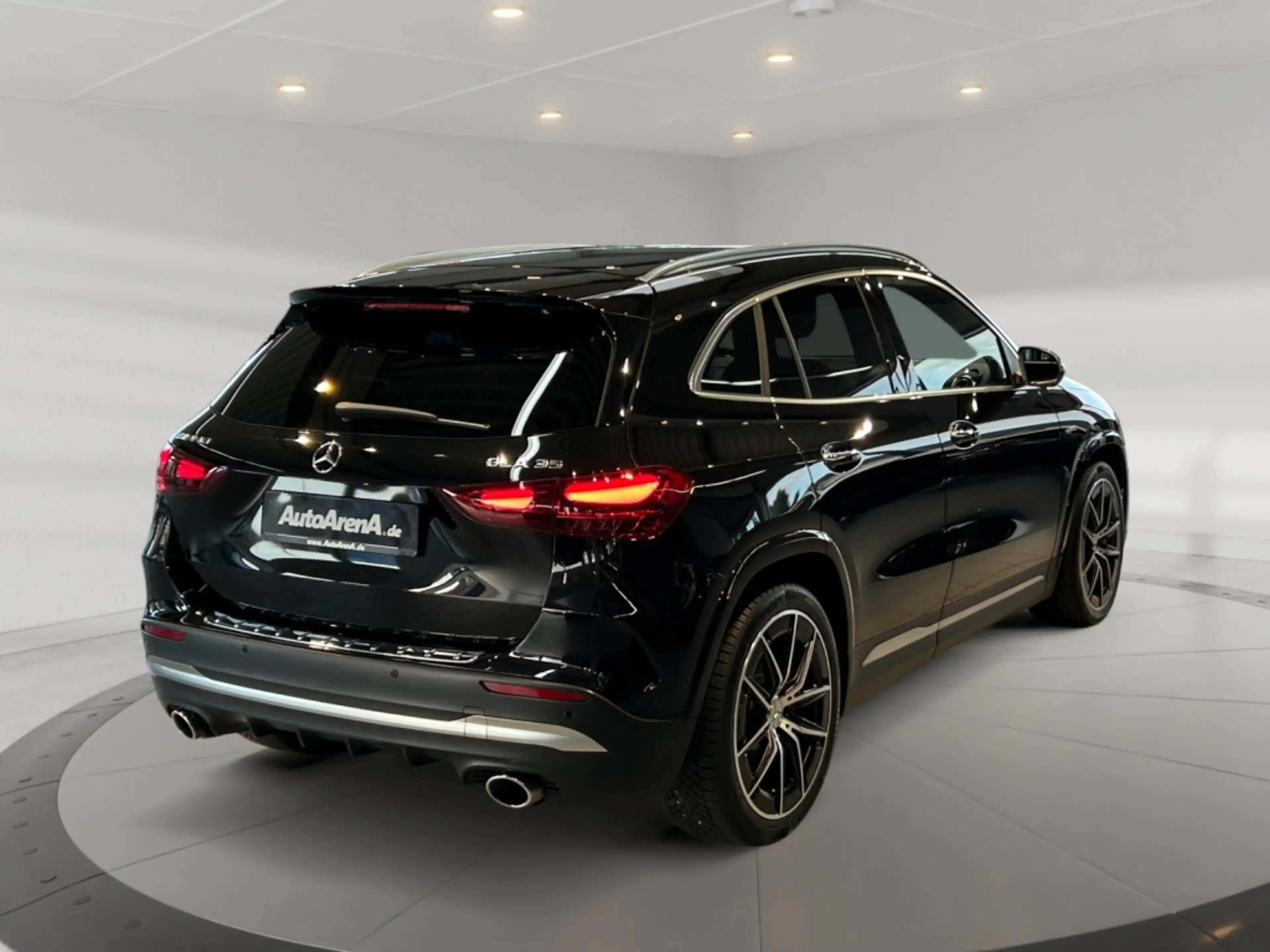 Mercedes-Benz GLA 35 AMG GLA 35 4matic AMG AMG+MBUX+MBeam+Wide+Cam+LED — photo 4