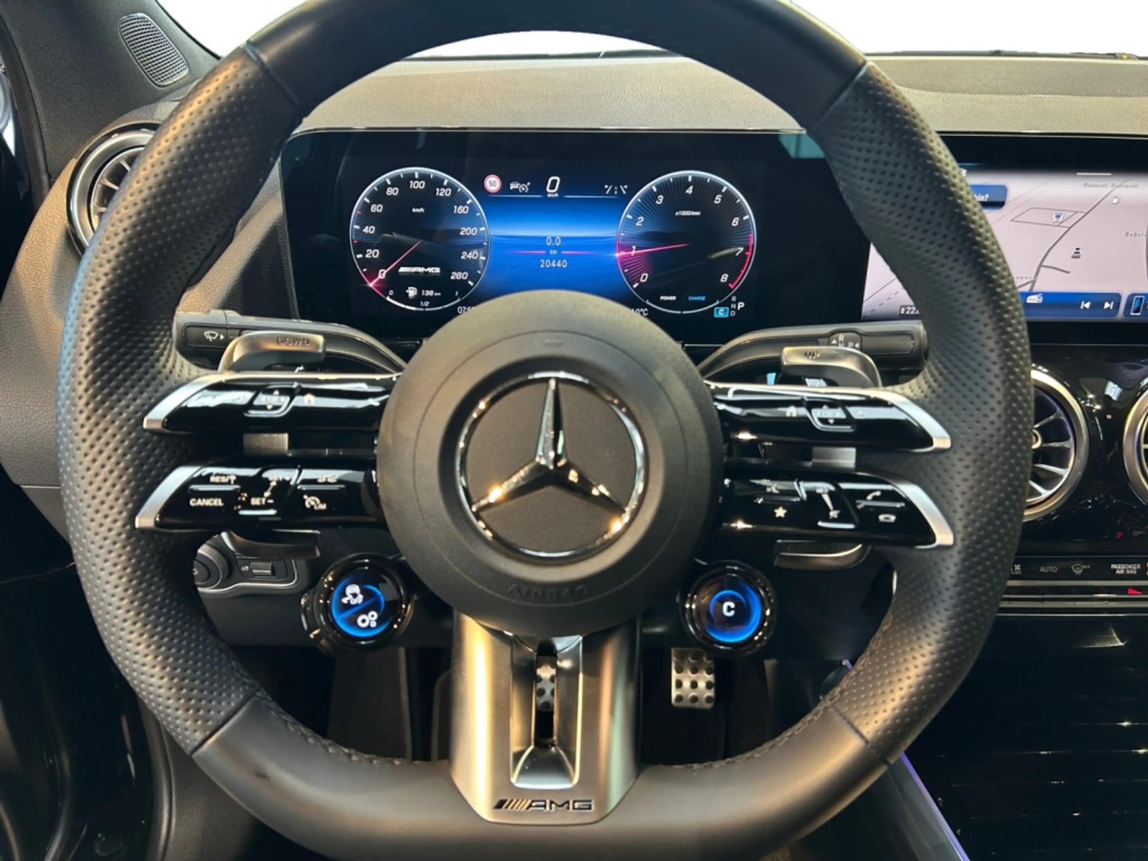 Mercedes-Benz GLA 35 AMG GLA 35 4matic AMG AMG+MBUX+MBeam+Wide+Cam+LED — photo 13
