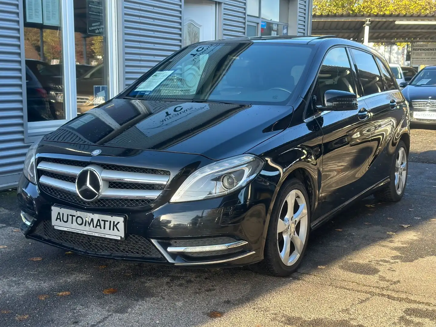 Mercedes-Benz B 180 AUTOMATIK+NAVI+BLUETOOTH Noir - 1