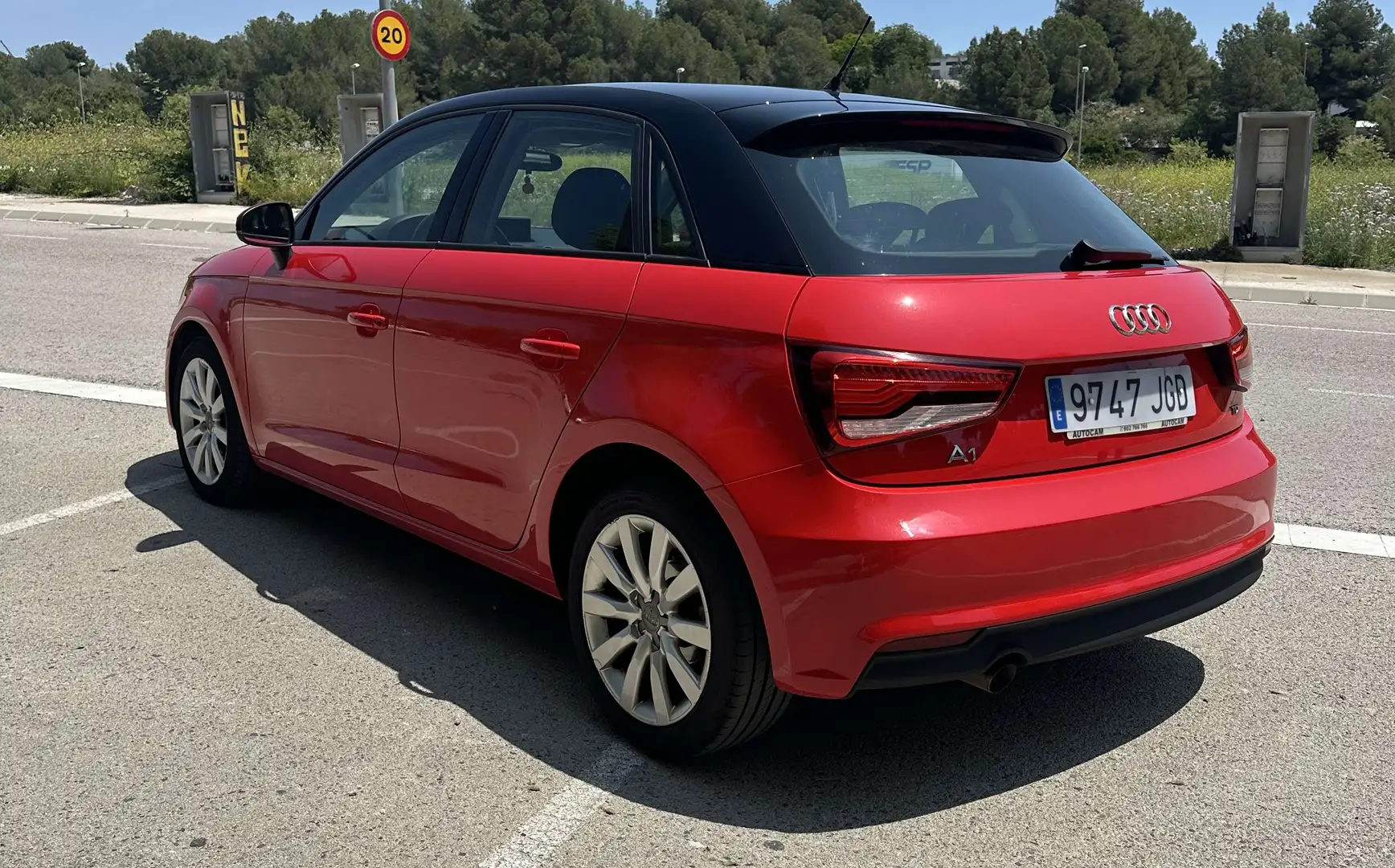 Audi A1 Sportback 1.6TDI Adrenalin Rojo - 2