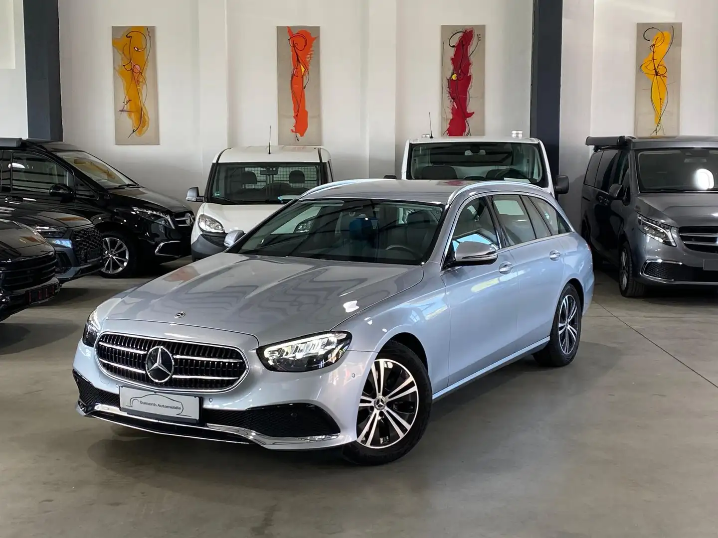Mercedes-Benz E 200 T-Model Avantgarde/LED-High/1.HD/ Plateado - 1