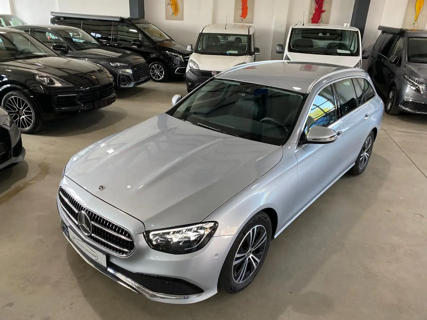 Mercedes-Benz E 200 T-Model Avantgarde/LED-High/1.HD/ Plateado - 2