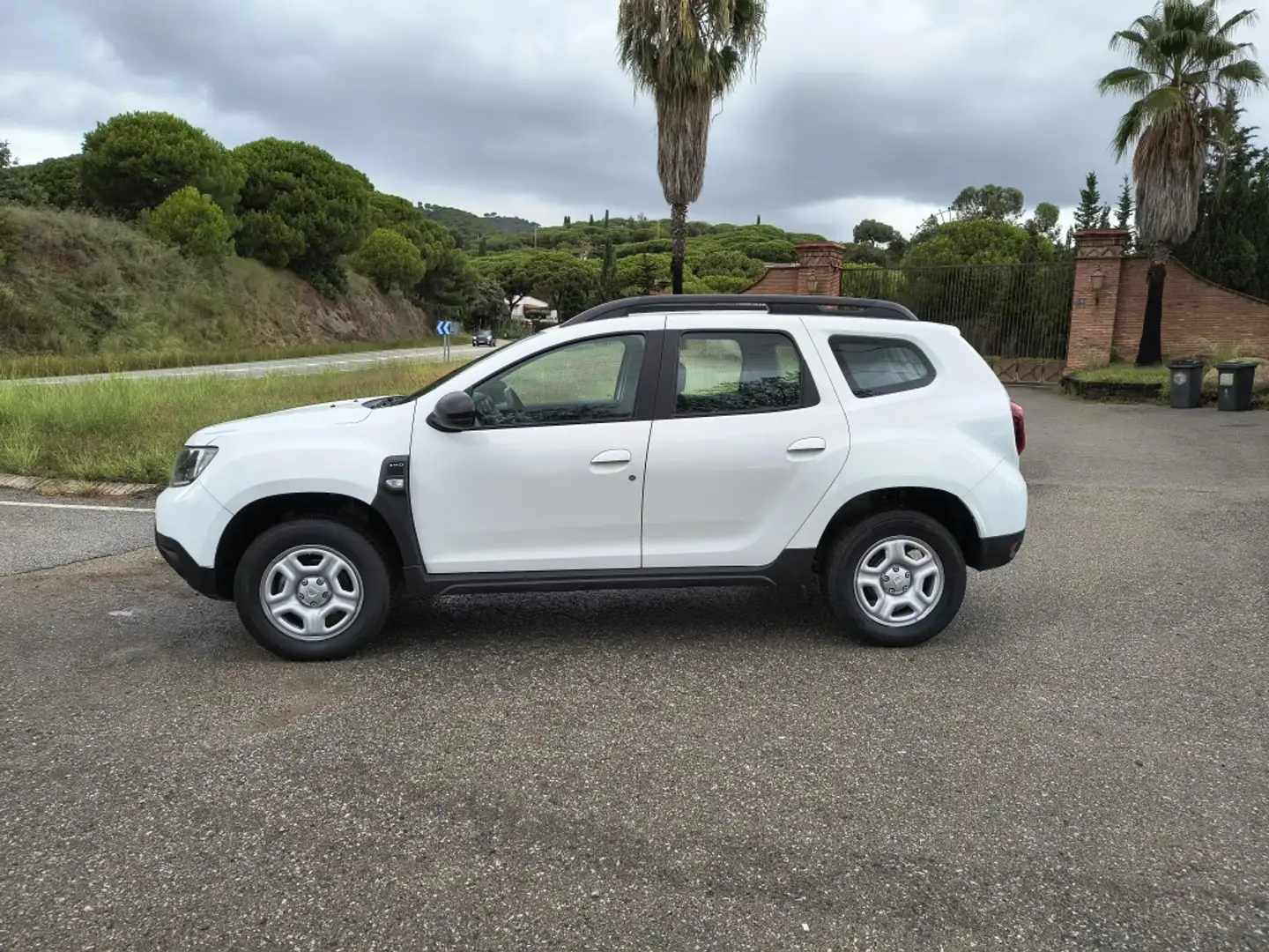 Dacia Duster 1.5 Blue dCi Essential 4x4 85kW Weiß - 1
