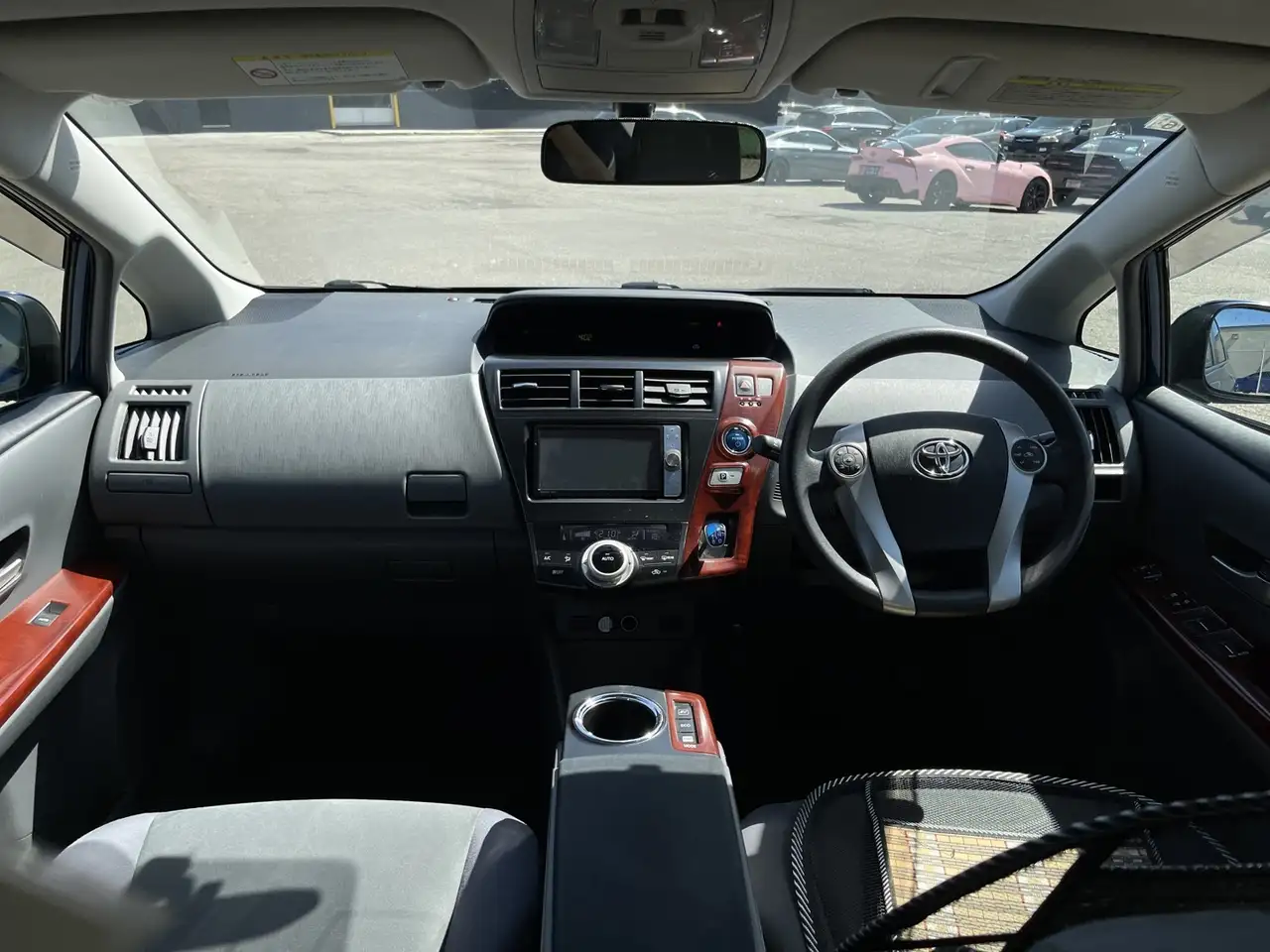 Toyota Prius снимка Toyota Prius