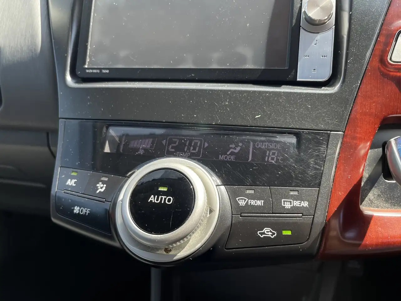 Toyota Prius снимка Toyota Prius