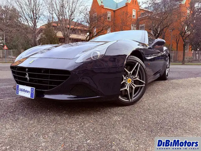 Ferrari California T BLU POZZI INTERNO NERO FULL FULL!