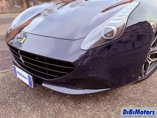 Ferrari California view 6