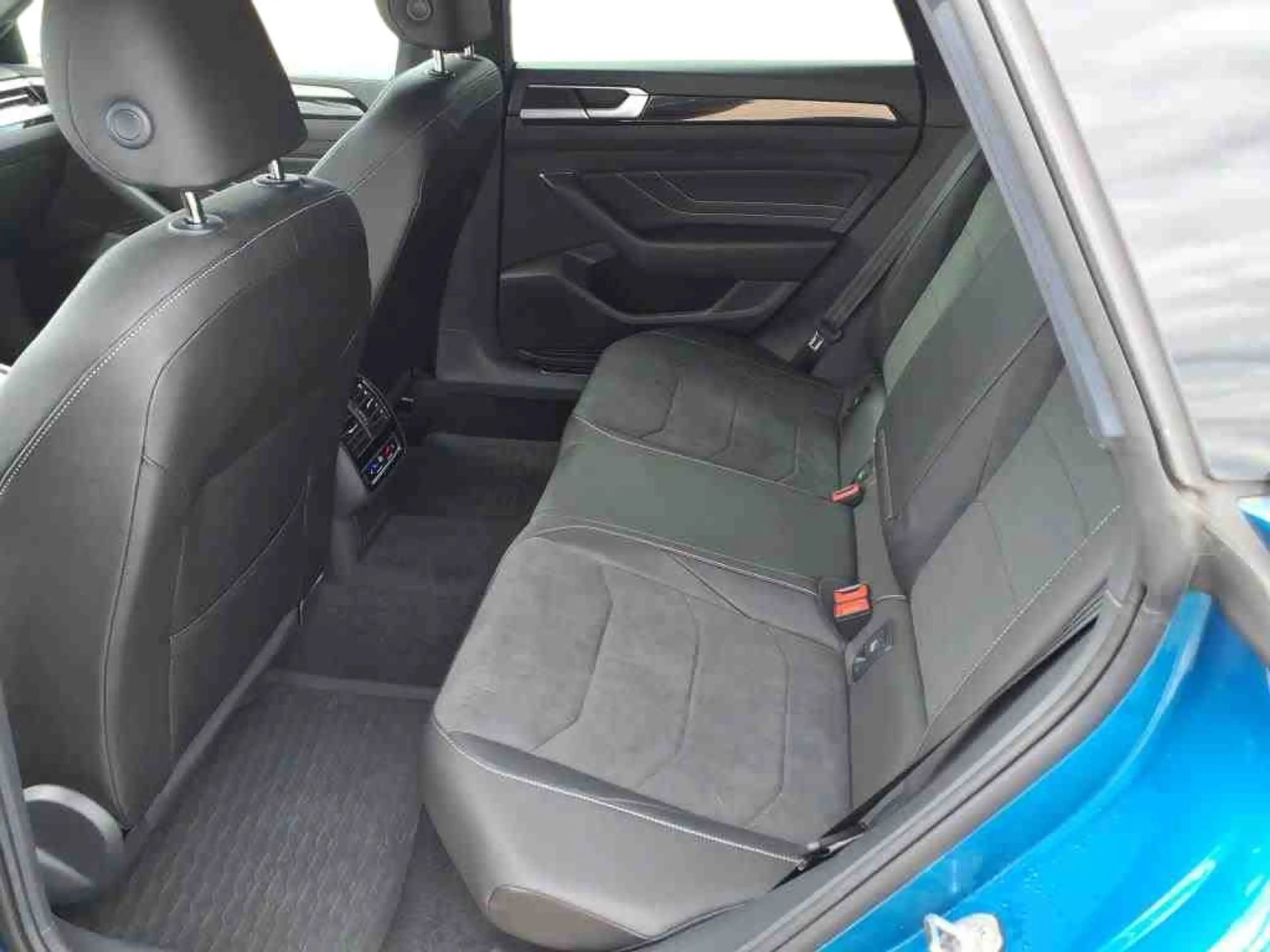 Volkswagen Arteon 2.0TDI R-Line 4Mo DCC 360° — photo 6