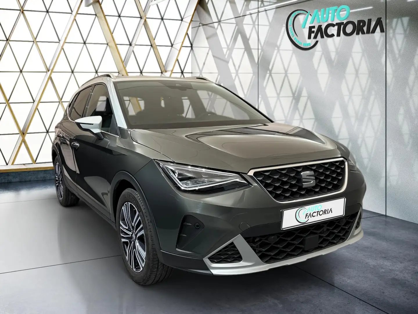 SEAT Arona -33% 1.0 TSI 110 Xperience+GPS+CAM+LED+Options Gris - 2