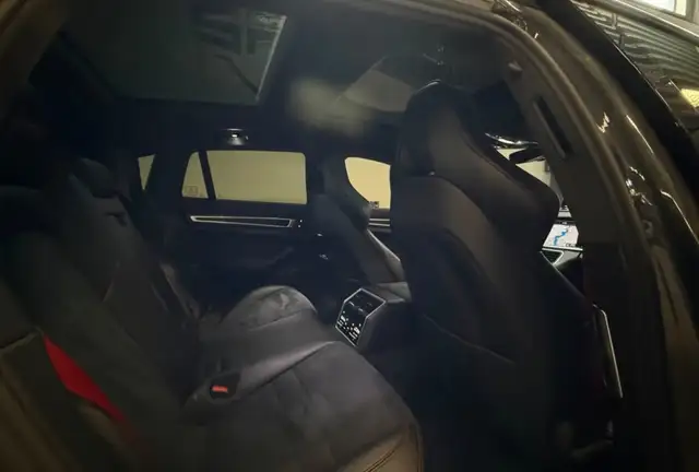 Porsche Panamera view 12