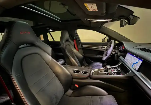 Porsche Panamera view 11