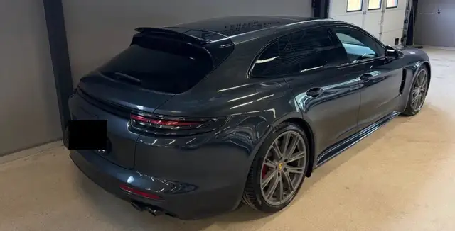 Porsche Panamera view 3