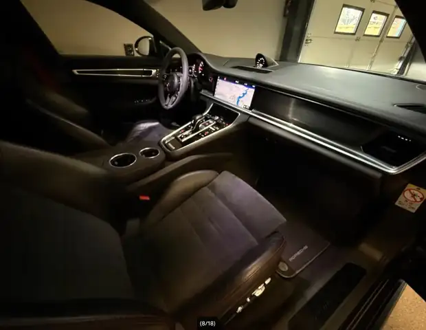 Porsche Panamera view 10