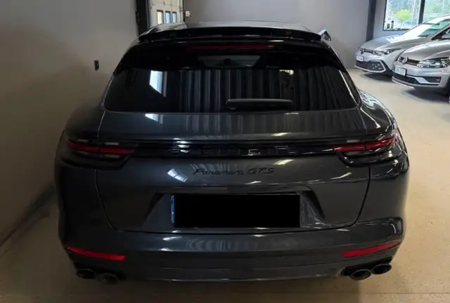 Porsche Panamera view 7