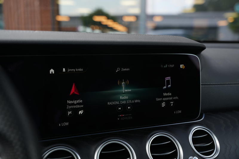 Mercedes-Benz E 300 e AMG Line AMG Panoramadak Adapt. Cruise Facelift — photo 22