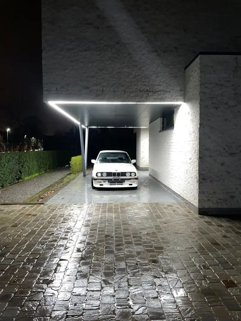 BMW 320 320i Белый - 1