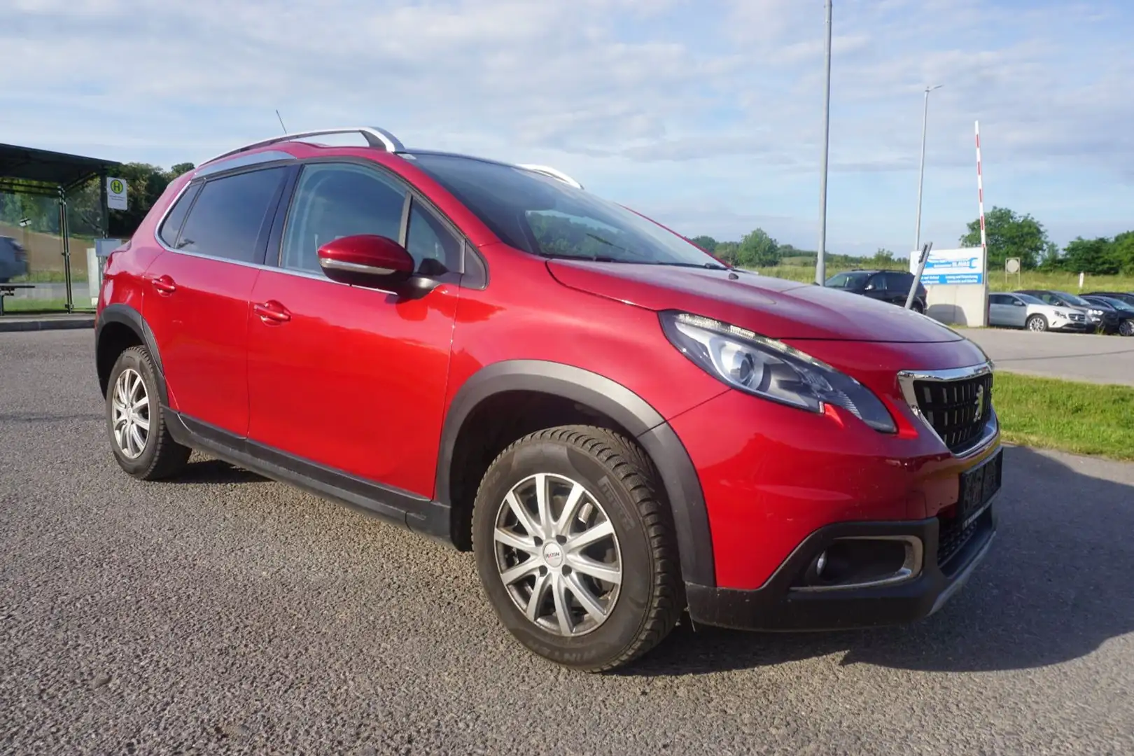 Peugeot 2008 1.2 PureTech 110 Allure Stop&Start (fl)(EURO Rot - 2