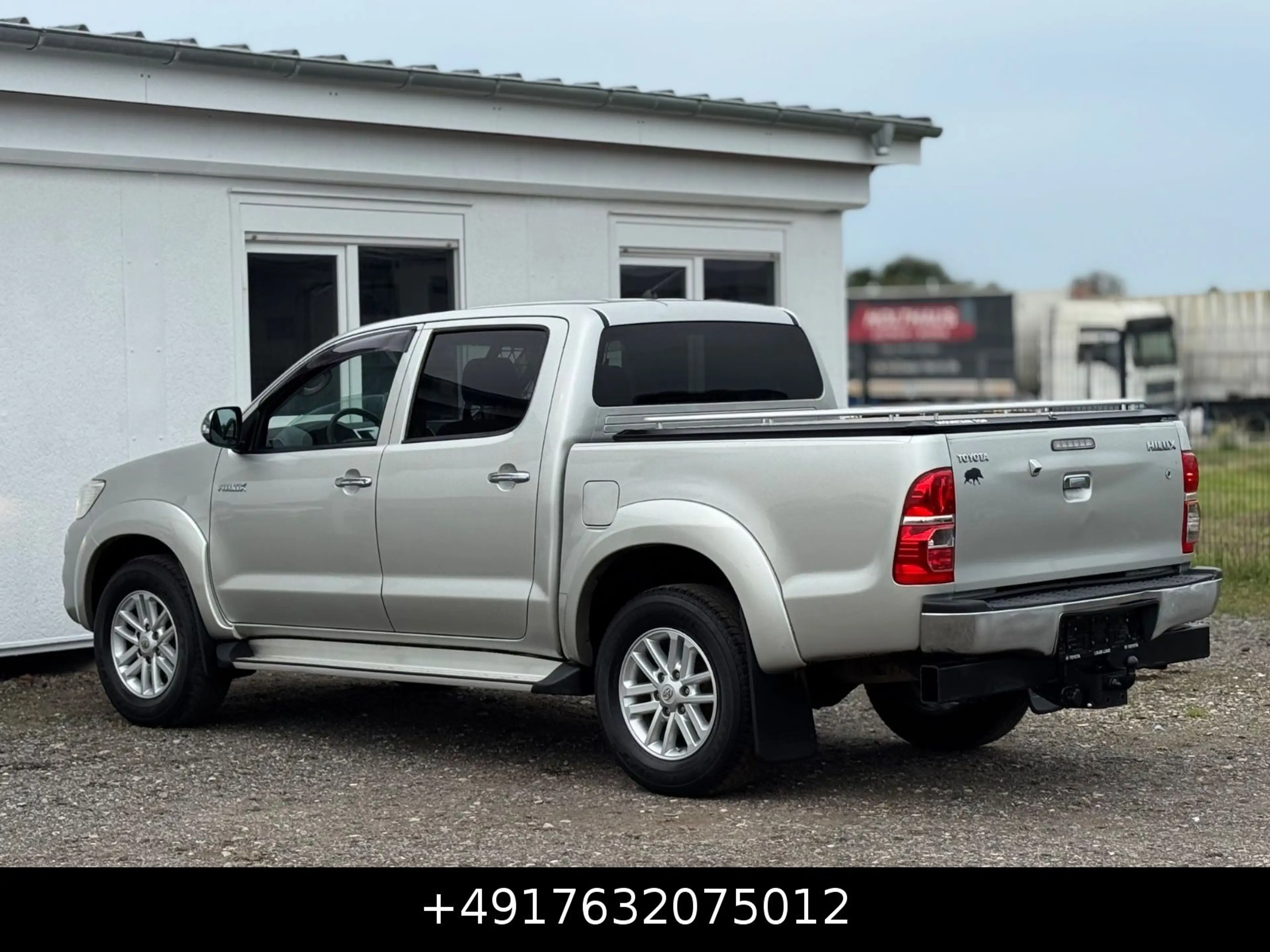 Toyota Hilux Double Cab 4x4 Manual Klimaaut. Shz SR5 — photo 13