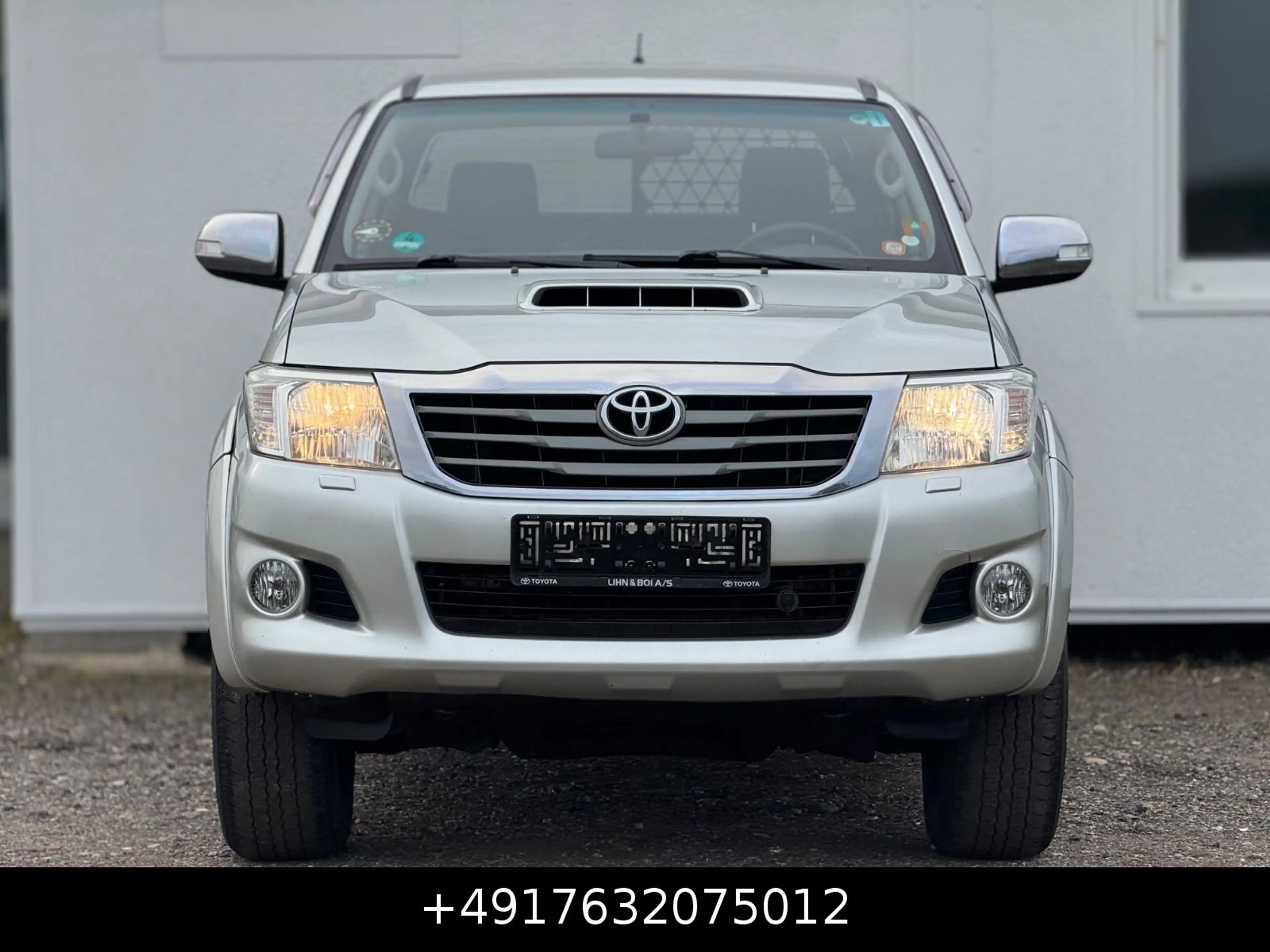Toyota Hilux Double Cab 4x4 Manual Klimaaut. Shz SR5 — photo 5