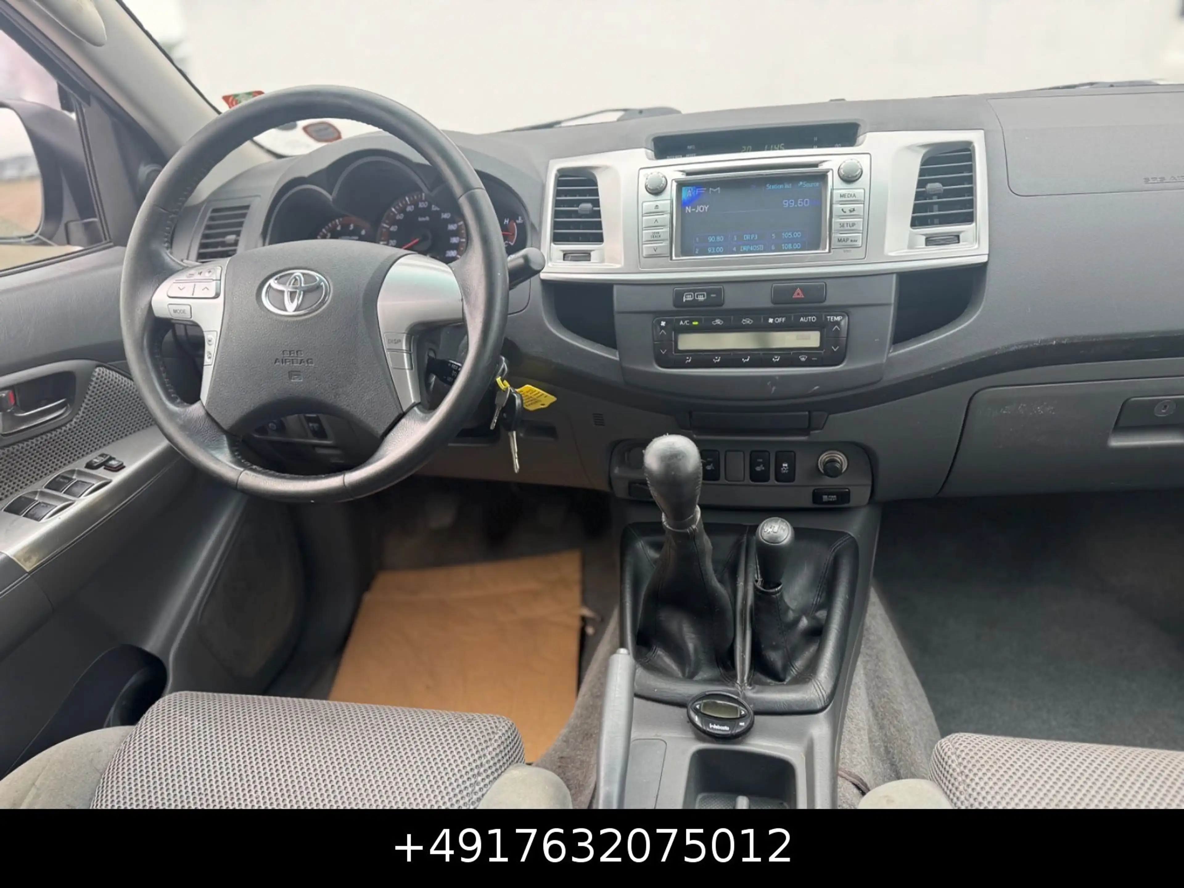 Toyota Hilux Double Cab 4x4 Manual Klimaaut. Shz SR5 — photo 15