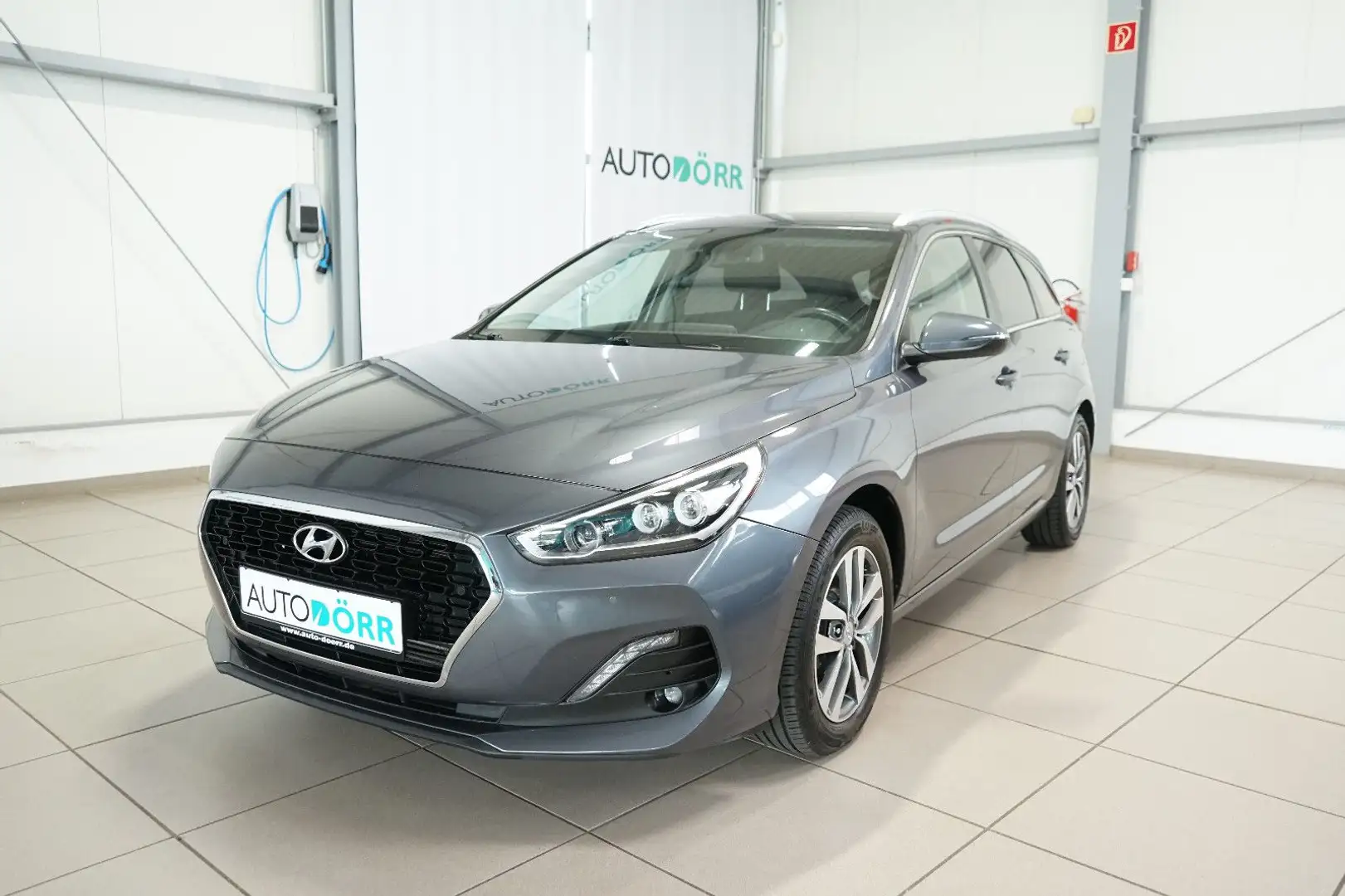Hyundai i30 cw Trend 1.4 Sitzheizung+Rückfahrkamera+App Gris - 1