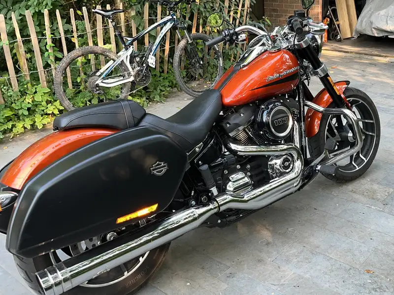 Harley-Davidson Sport Glide - foto 3