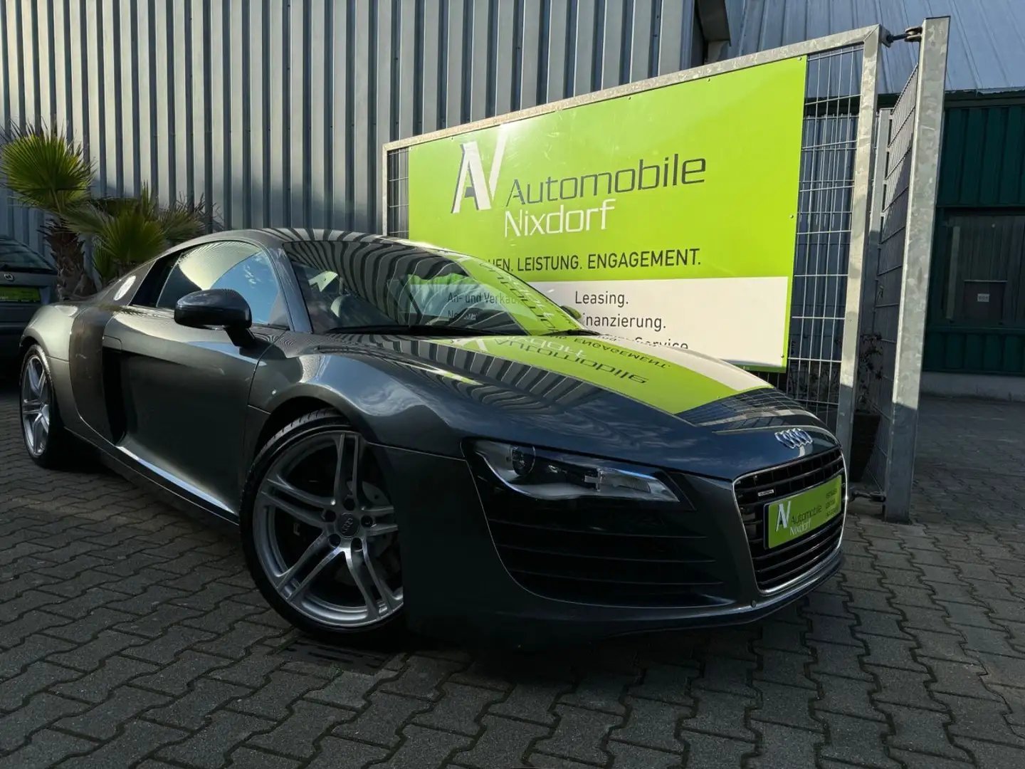 Audi R8 Coupe 4.2 FSI quattro 2.Hd. Carbon Paket, B&O Grau - 2