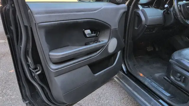 Land Rover Range Rover Evoque view 7