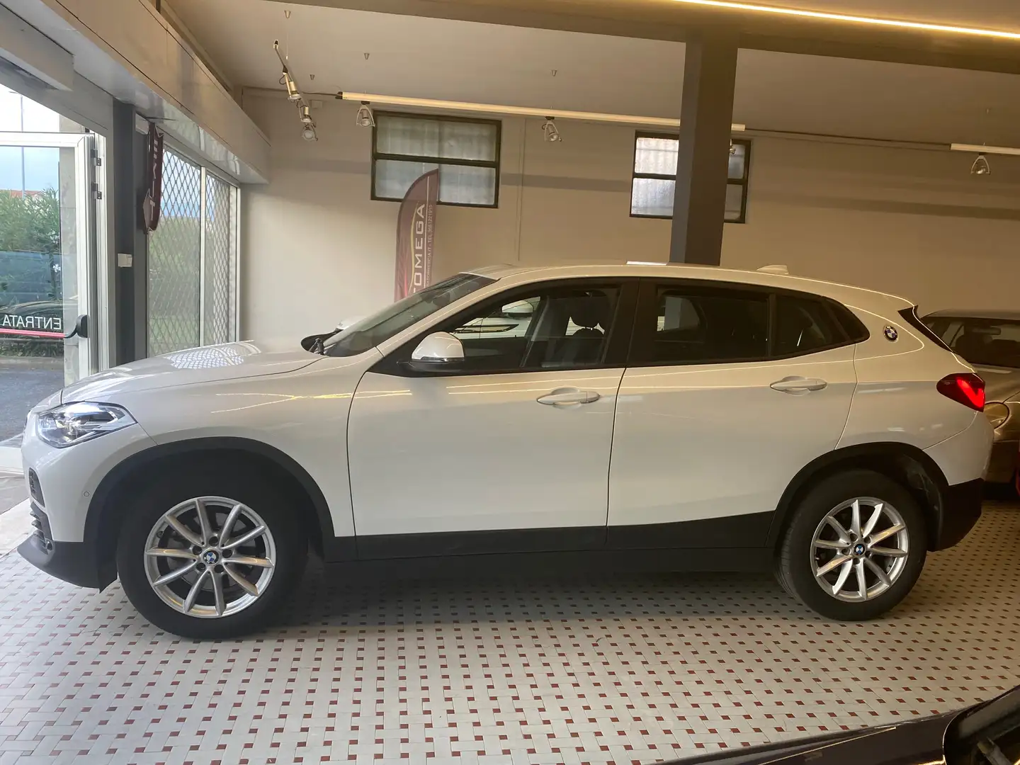 BMW X2 sdrive18d Aziendale 150cv Bianco - 2