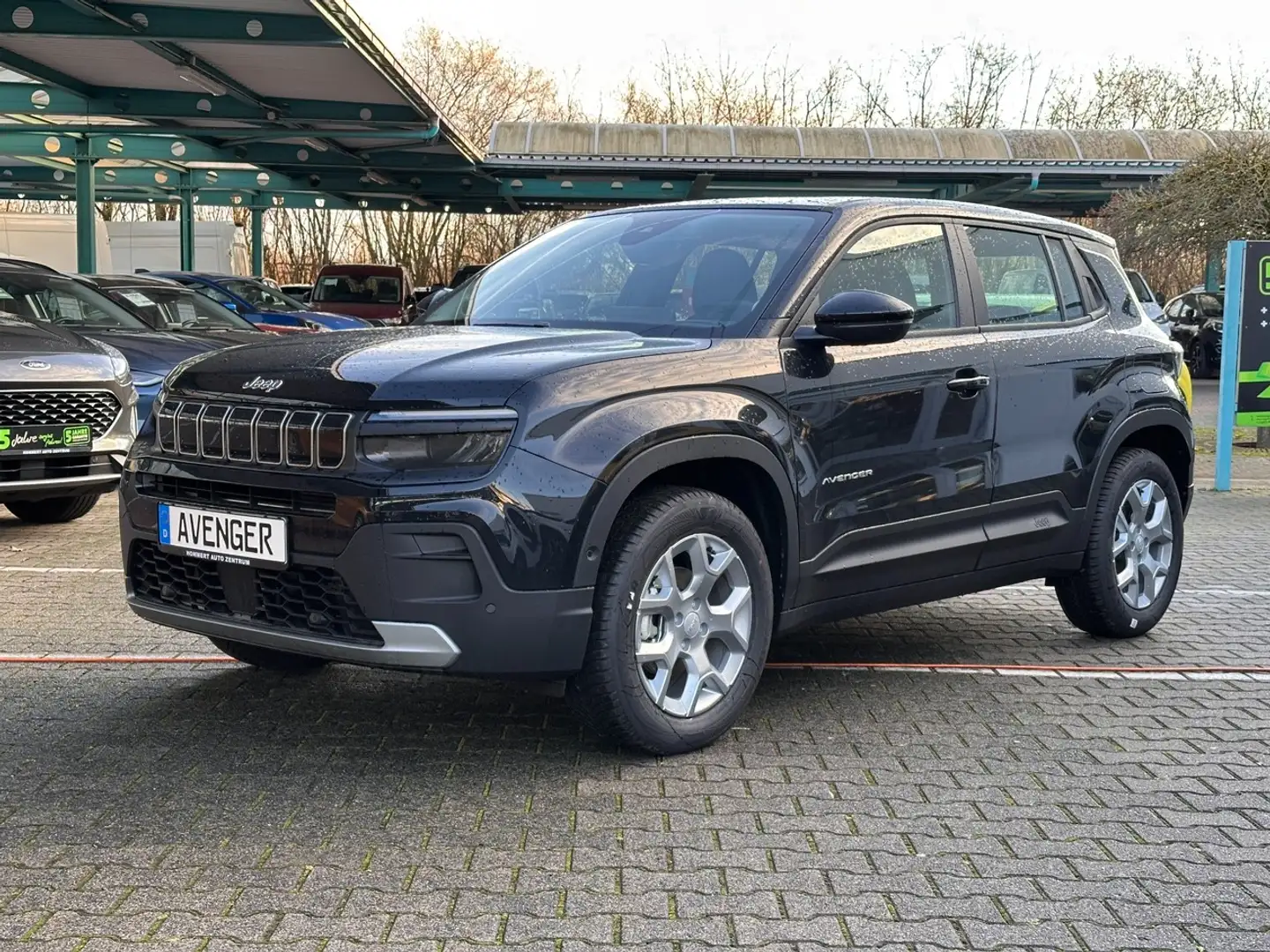 Jeep Avenger 1.2 T-GDI Altitude Schwarz - 2