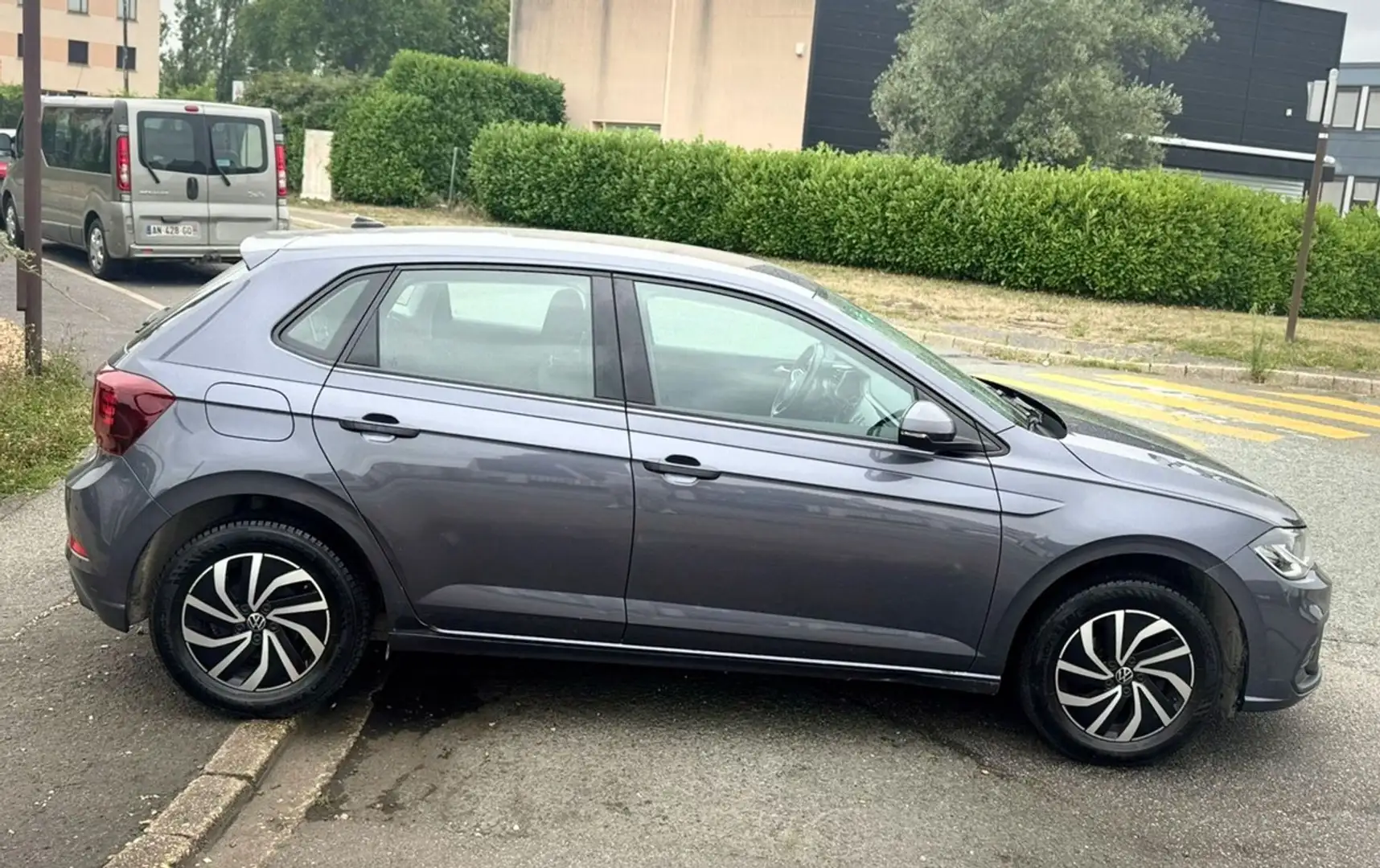 Volkswagen Polo 5P SUV 1.0 TSI 95 Life Business 04/2023 14159€ HT Bleu - 2