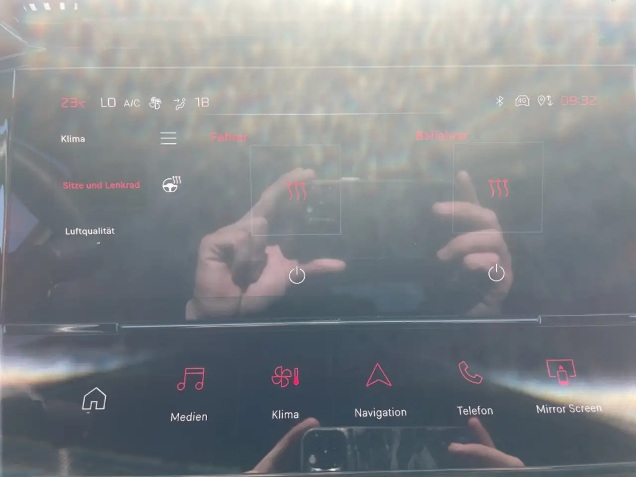 Peugeot 408 GT PT 130 EAT8 PANO LED Navi Memory Sitze Soundsys, миниатюра 18