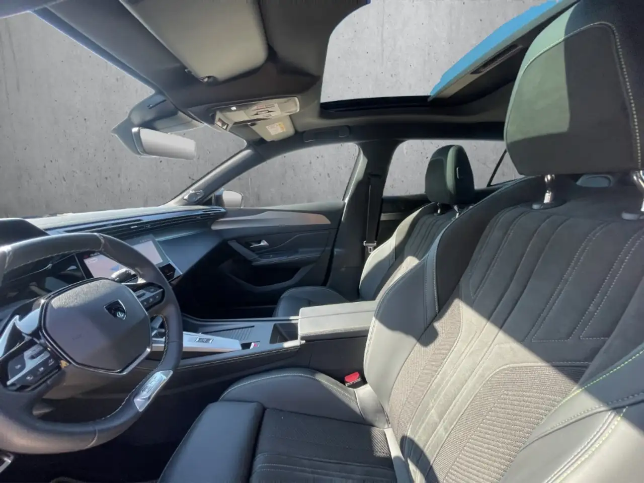 Peugeot 408 GT PT 130 EAT8 PANO LED Navi Memory Sitze Soundsys, миниатюра 9