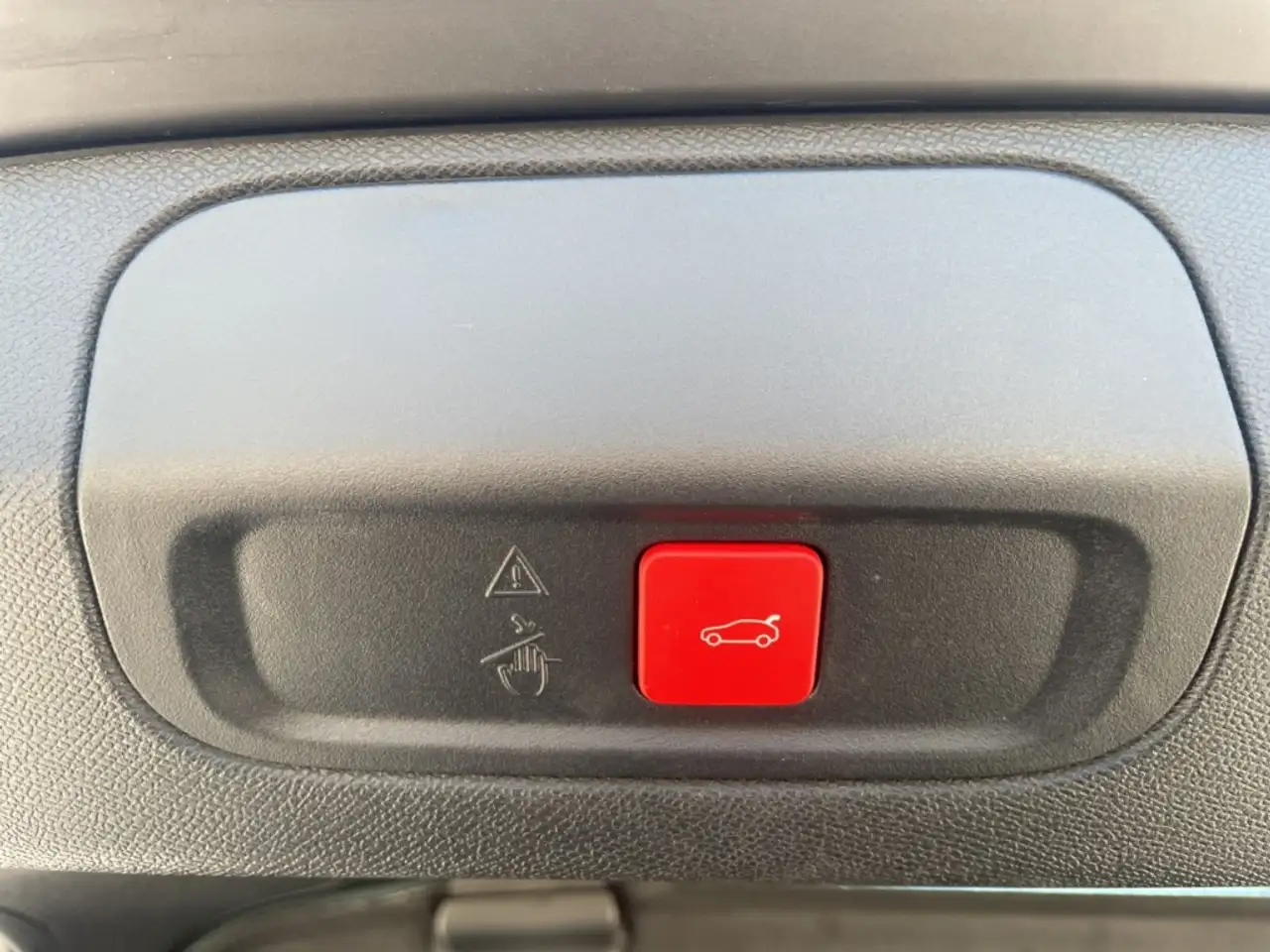 Peugeot 408 GT PT 130 EAT8 PANO LED Navi Memory Sitze Soundsys, миниатюра 23