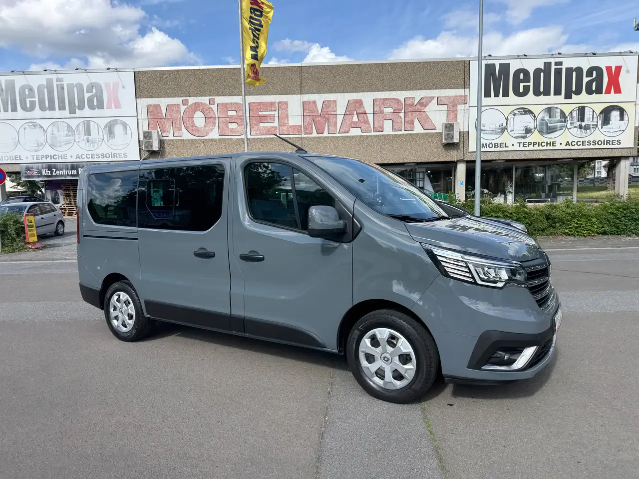 Renault Trafic 2.0 dCi Life L1H1 3,0t Automatik (8xSITZER*AHK), миниатюра 3