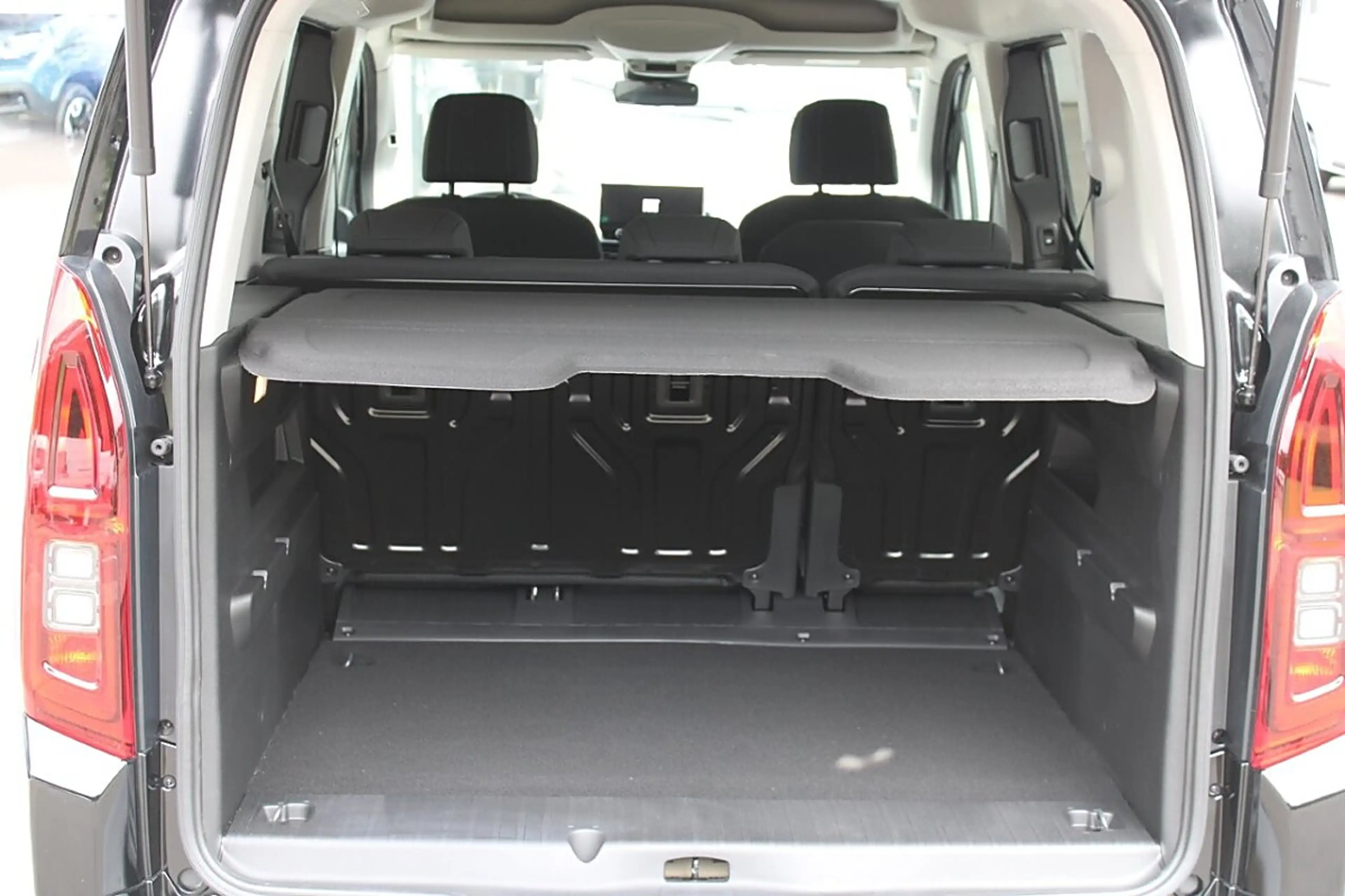 Fiat Doblo Doblò/Qubo L 130Automatik La Prima Top Austattung — photo 9