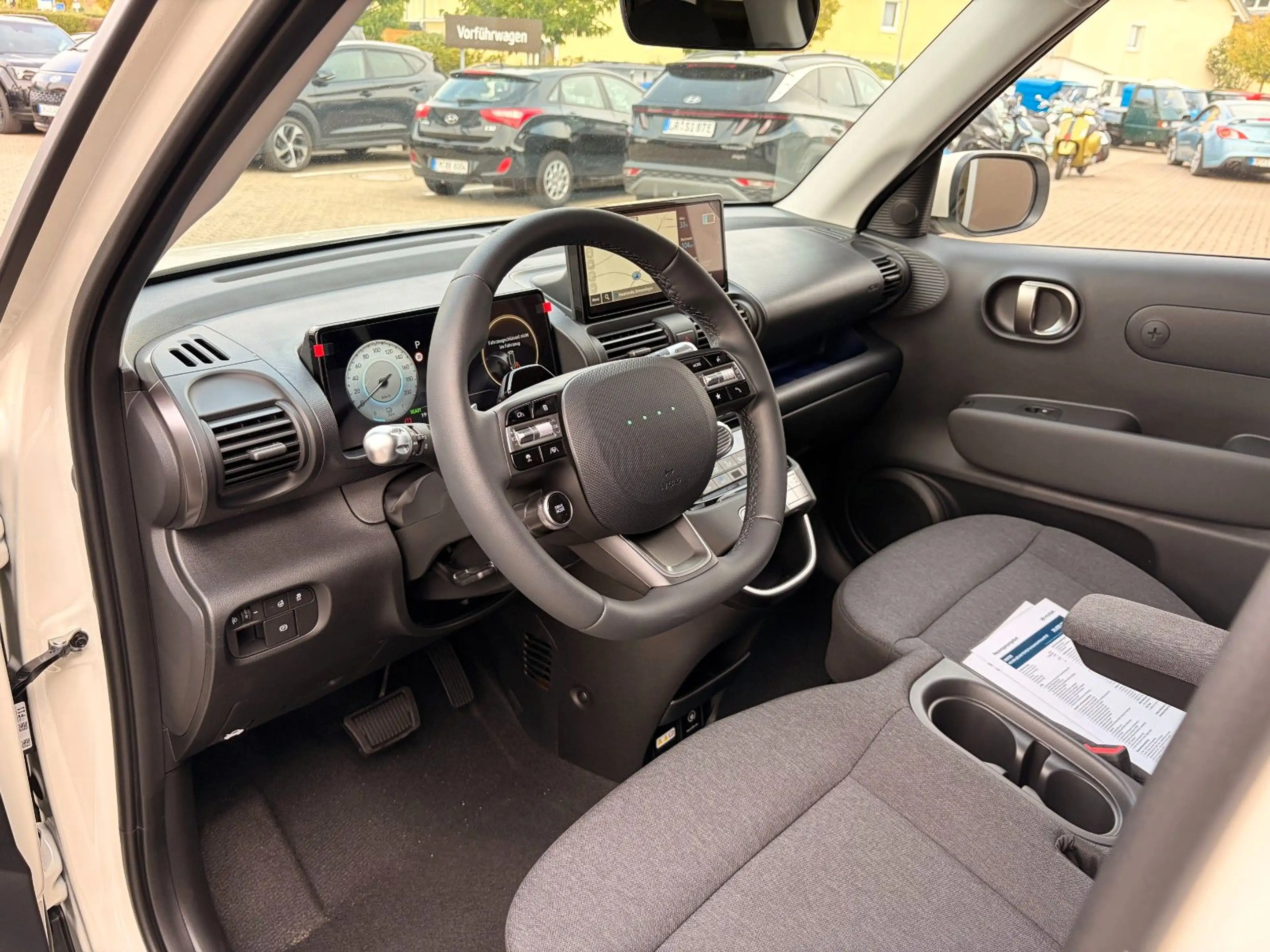 Hyundai Inster 49kWh Prime + V2L-Paket + Glasschiebedach — photo 8