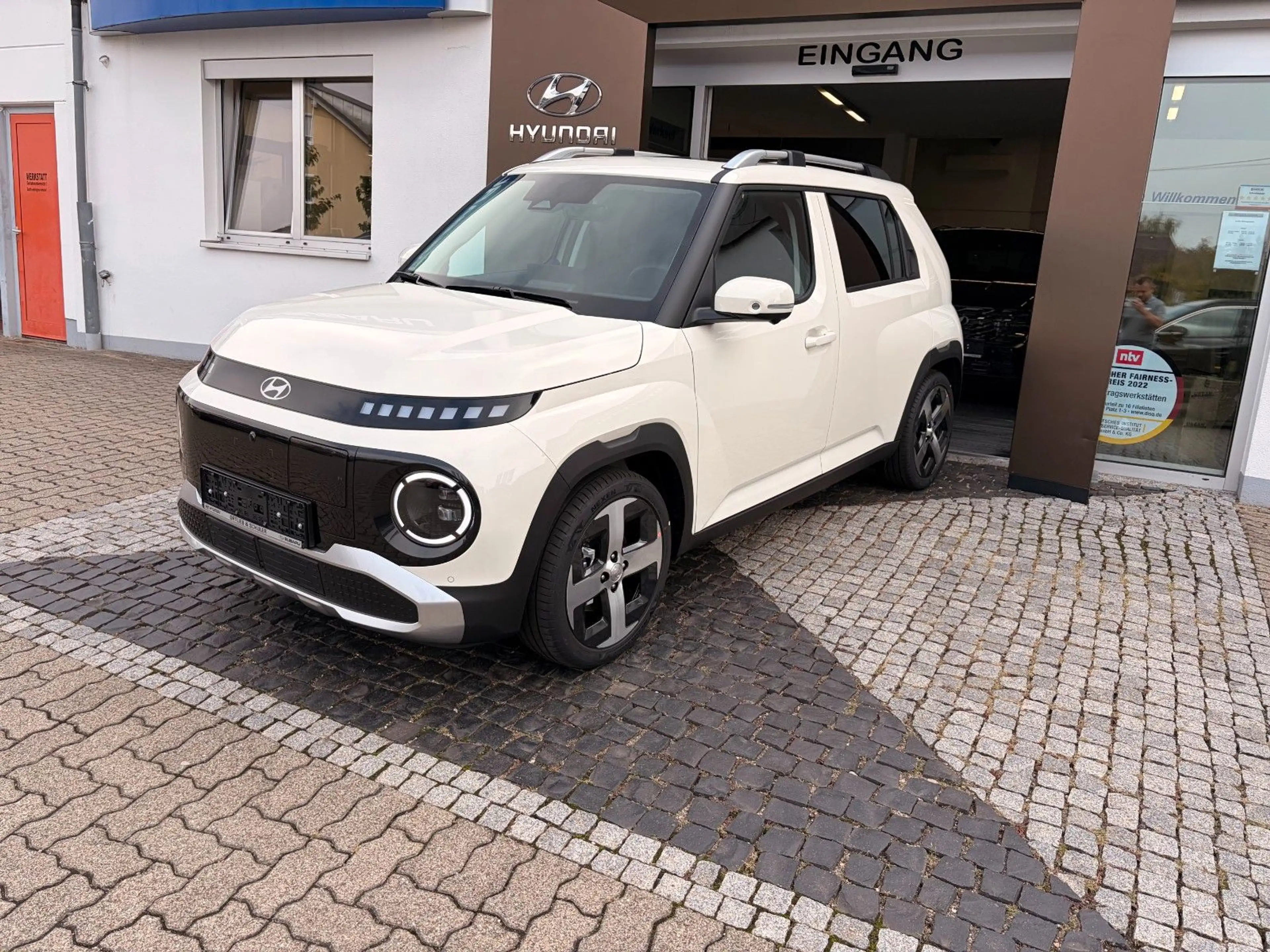 Hyundai Inster 49kWh Prime + V2L-Paket + Glasschiebedach — photo 2