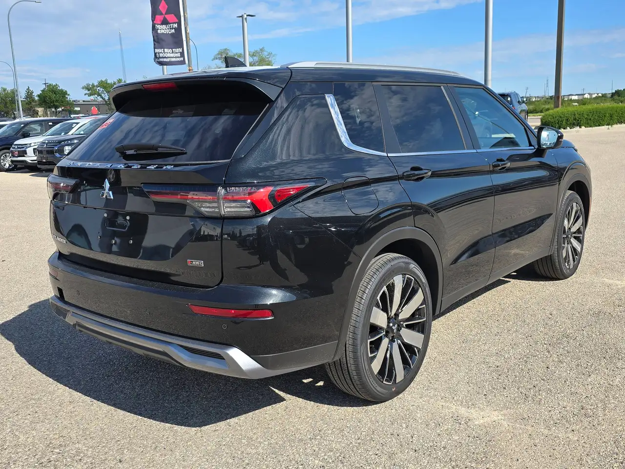 Mitsubishi Outlander снимка Mitsubishi Outlander