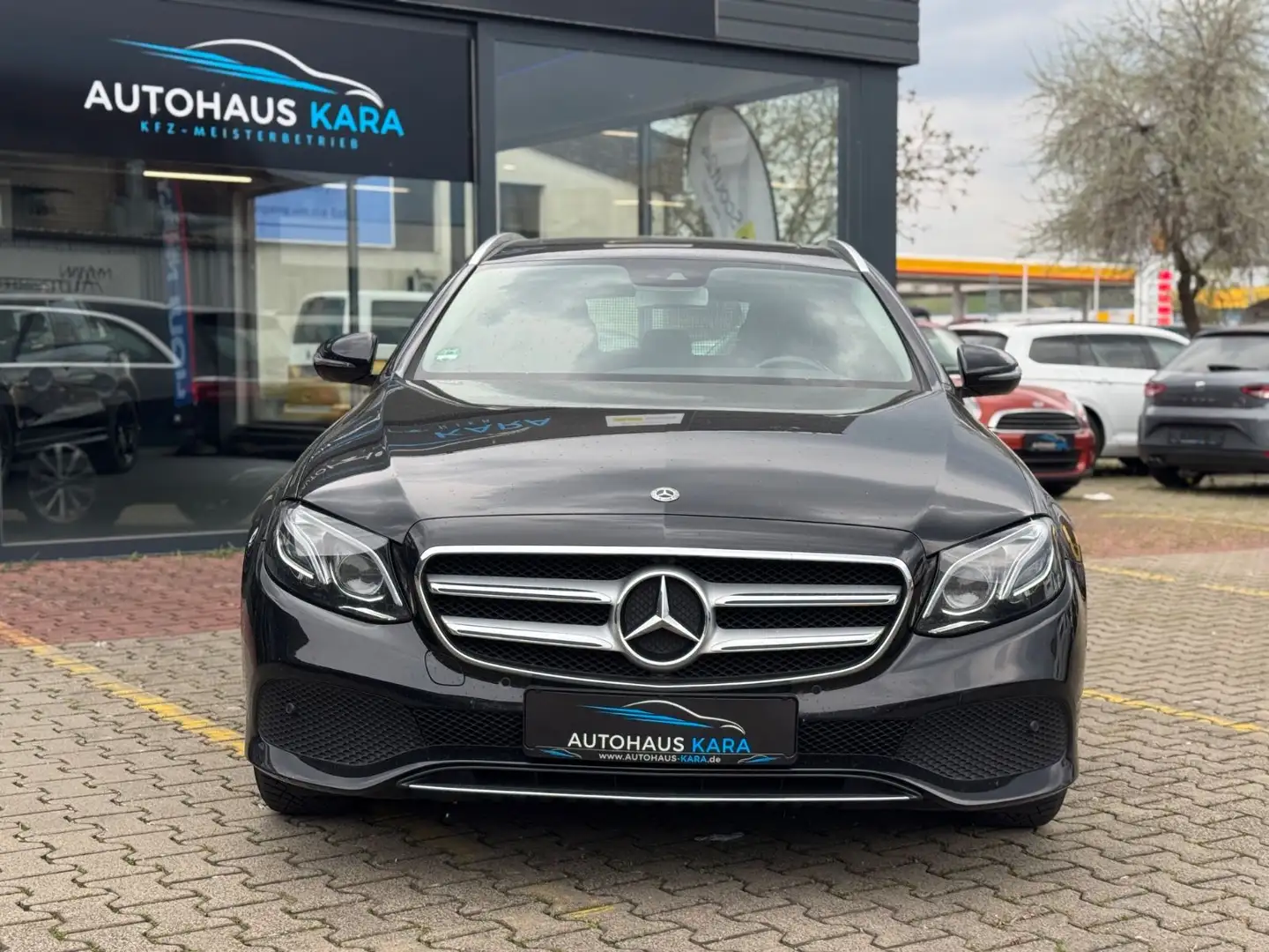 Mercedes-Benz E 220 d 4Matic Multibeam LED Schwarz - 2