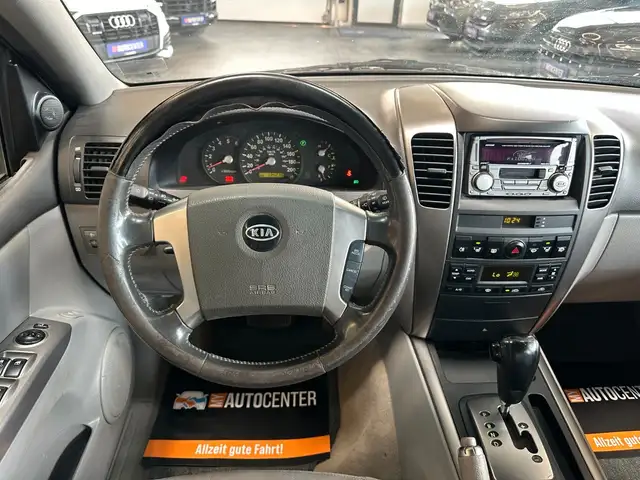 Kia Sorento view 7