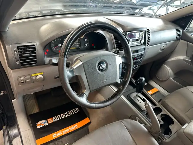 Kia Sorento view 13