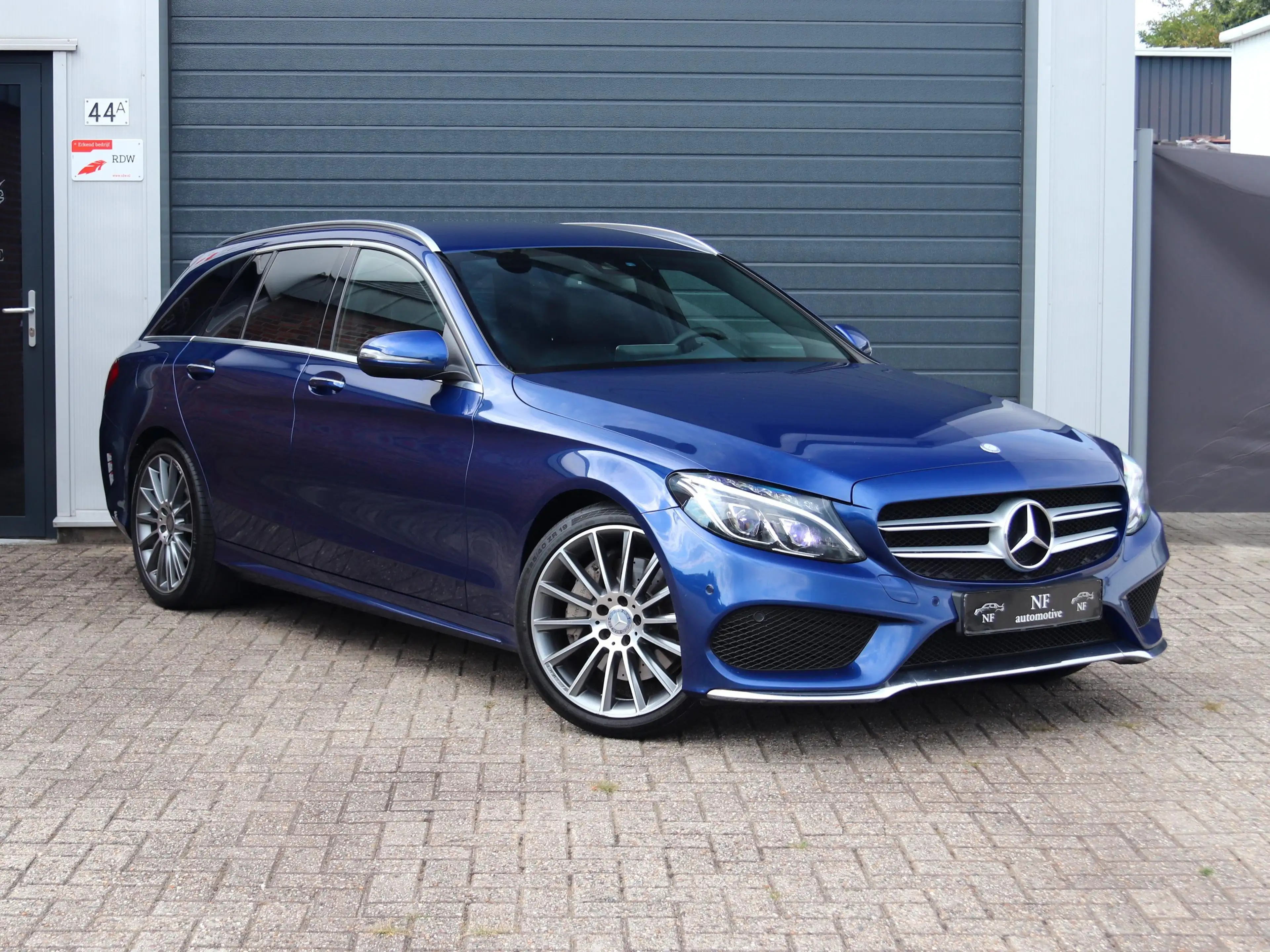 Mercedes-Benz C 250 C250 T W205 - AMG Line - Burmester - Historie! — photo 3