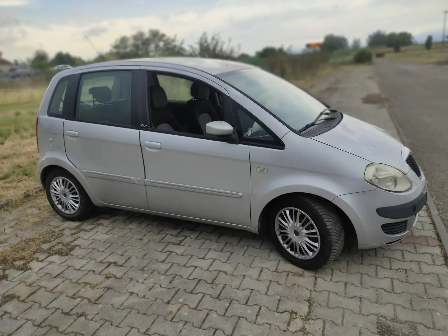 Lancia MUSA Musa I 2004 1.4 16v Oro 100 6m * GPL * Grigio - 1