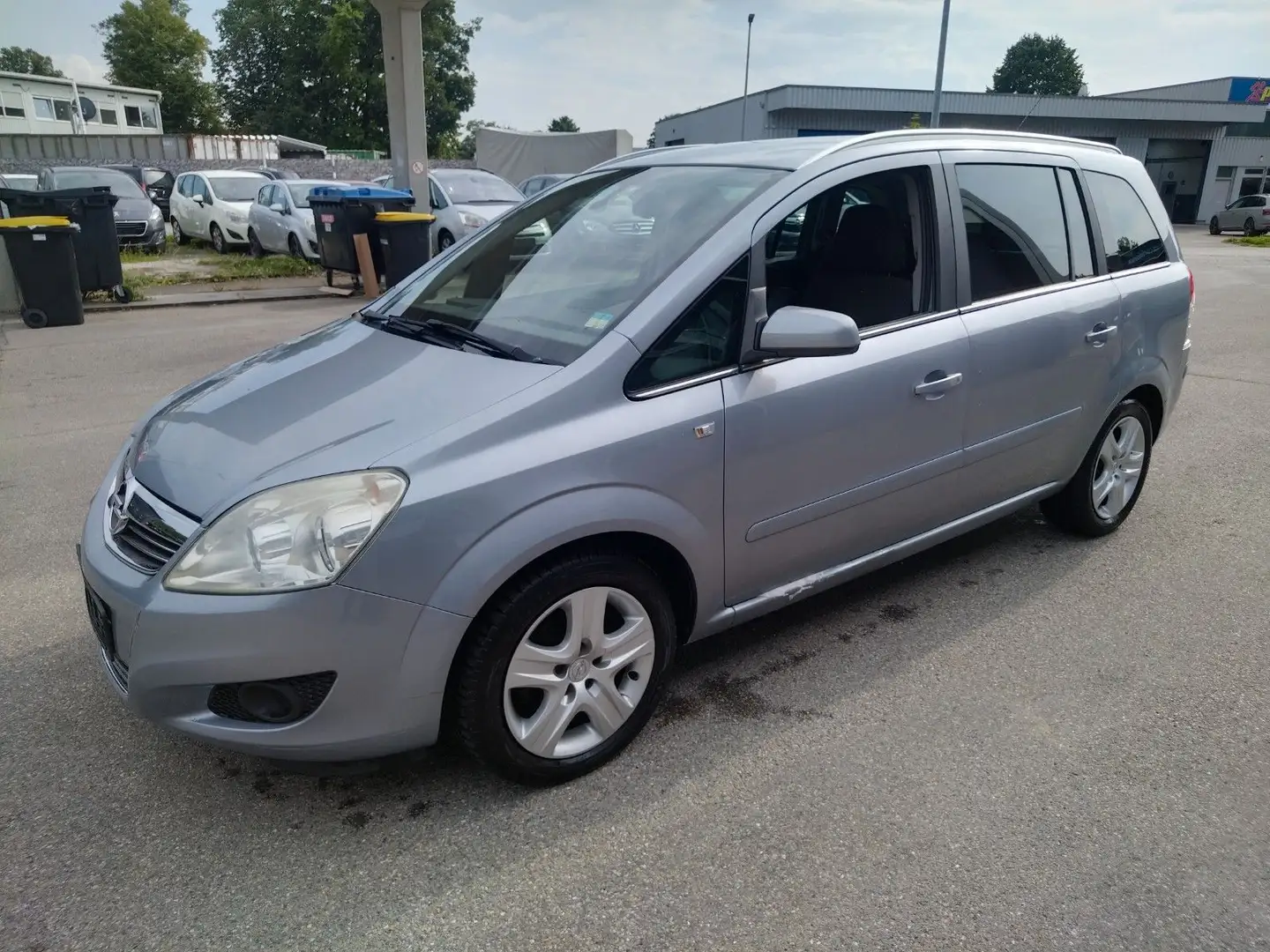 Opel Zafira B Edition+KLIMA+AHK+TÜV/05/2026 Silber - 2