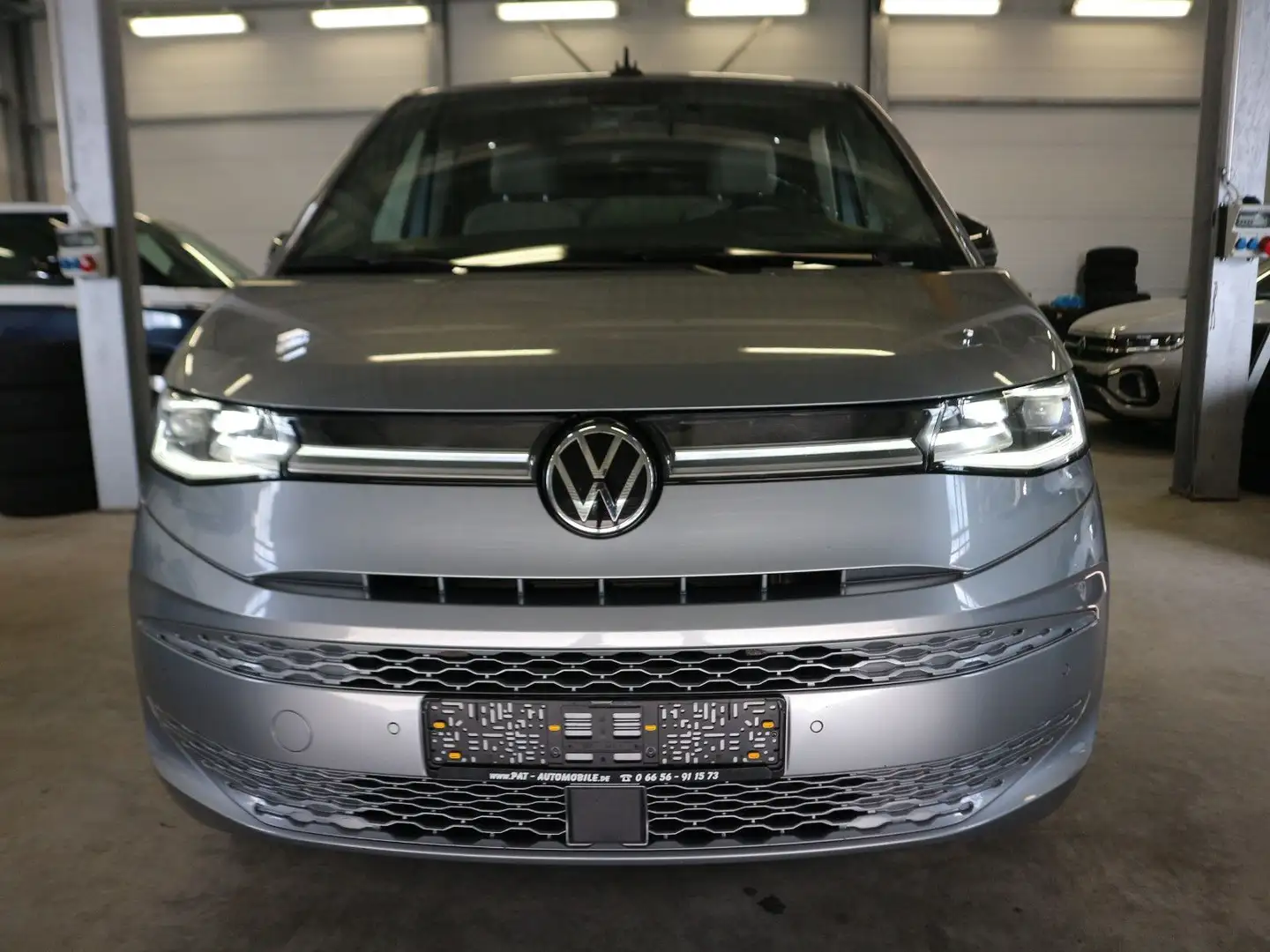 Volkswagen T7 Multivan Style LR DSG AHK HUD IQ-LIGHT Pano Silber - 2
