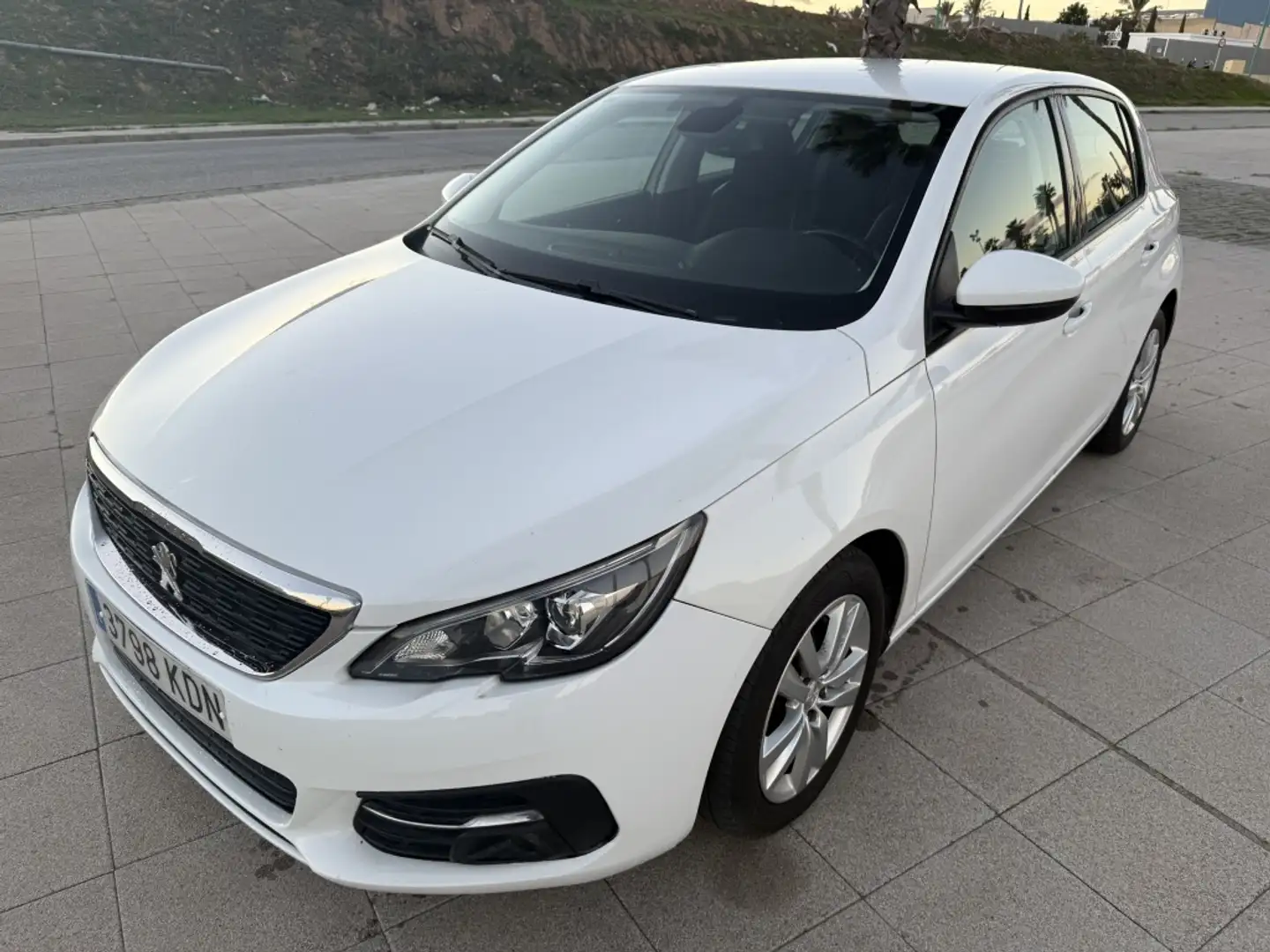 Peugeot 308 1.6 BlueHDi Active 100 Blanco - 1