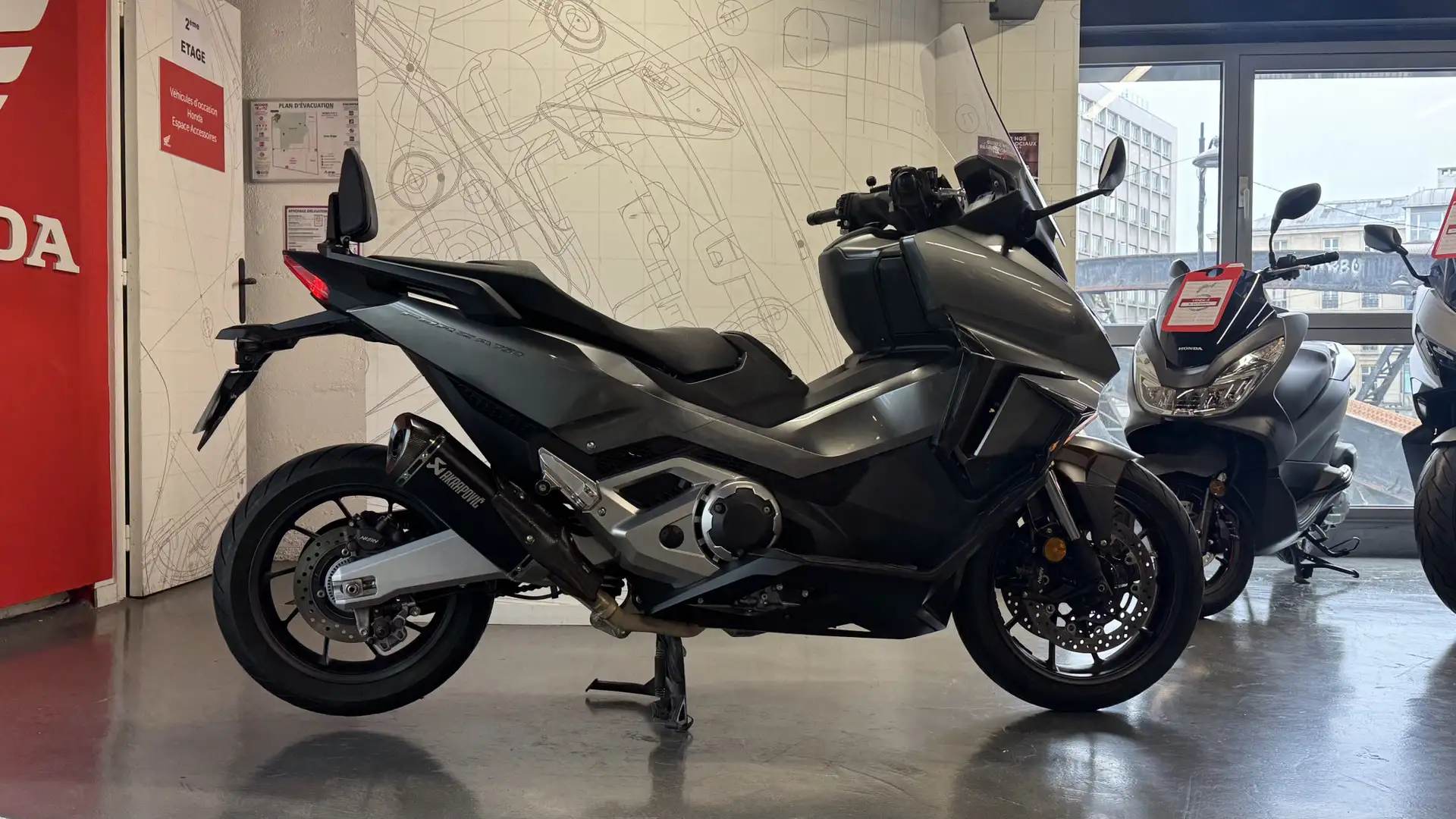 Honda Forza 750 Zwart - 2