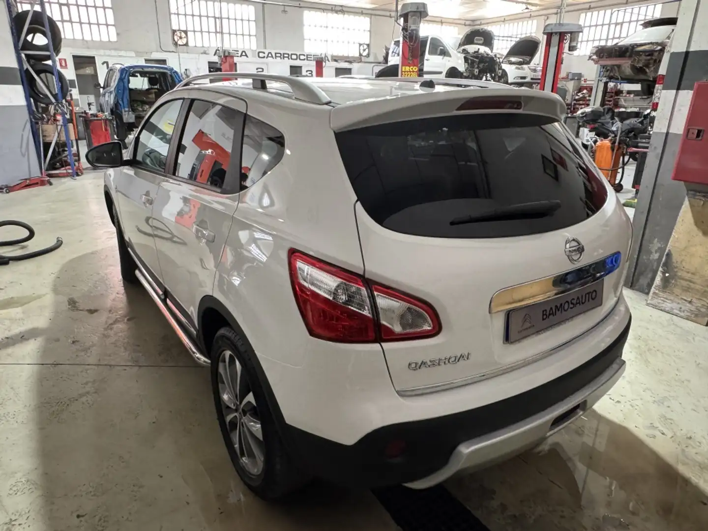 Nissan Qashqai 1.6 Tekna Premium 4x2 17´´ Wit - 2