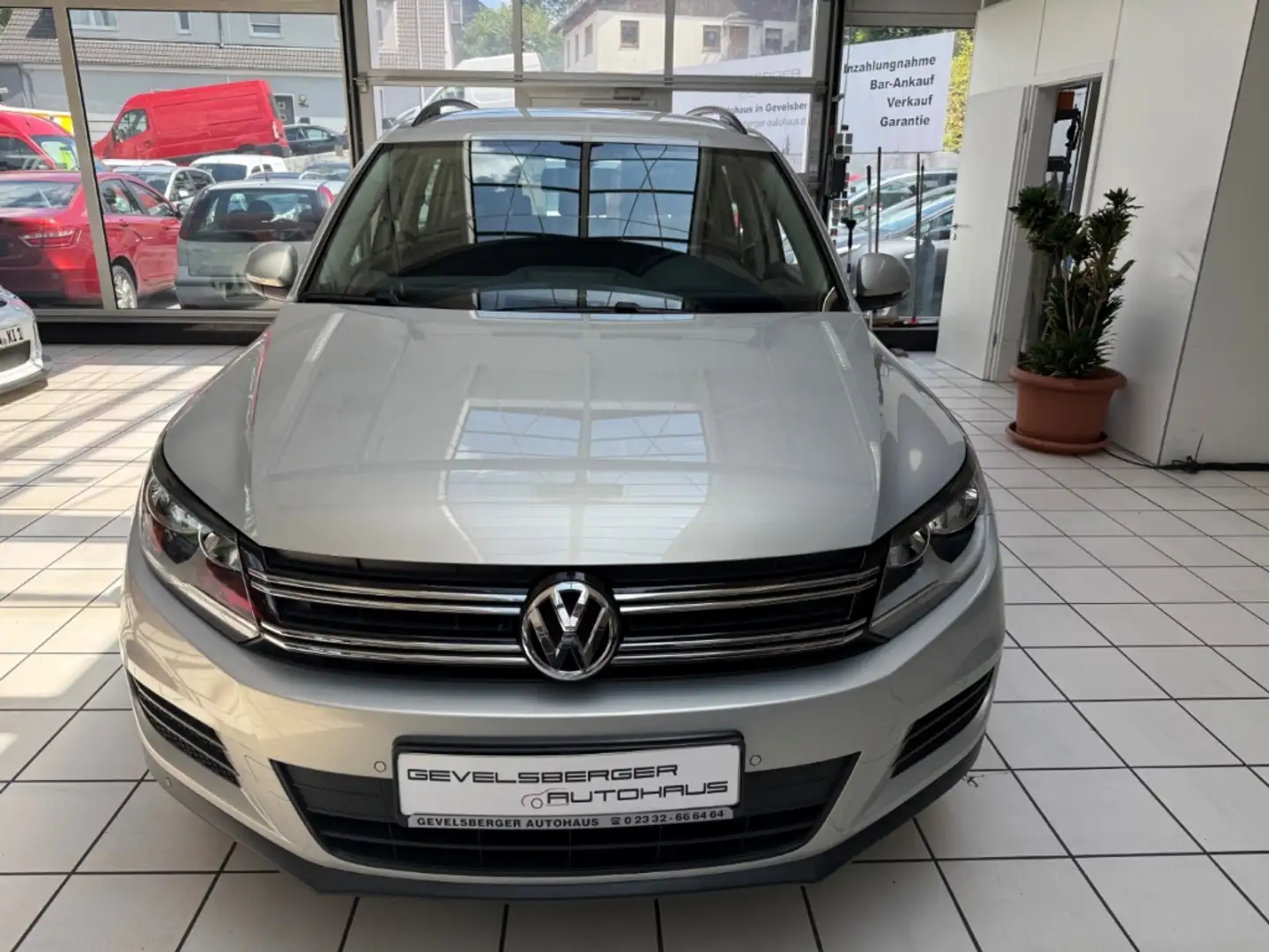 Volkswagen Tiguan Trend & Fun BMT 1.4 TSI Scheckheft 1.Hand Argent - 2
